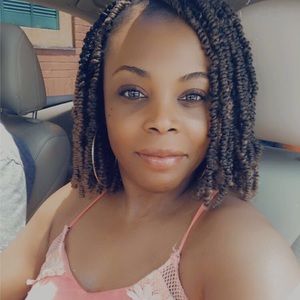 Meet your Posher, Iris